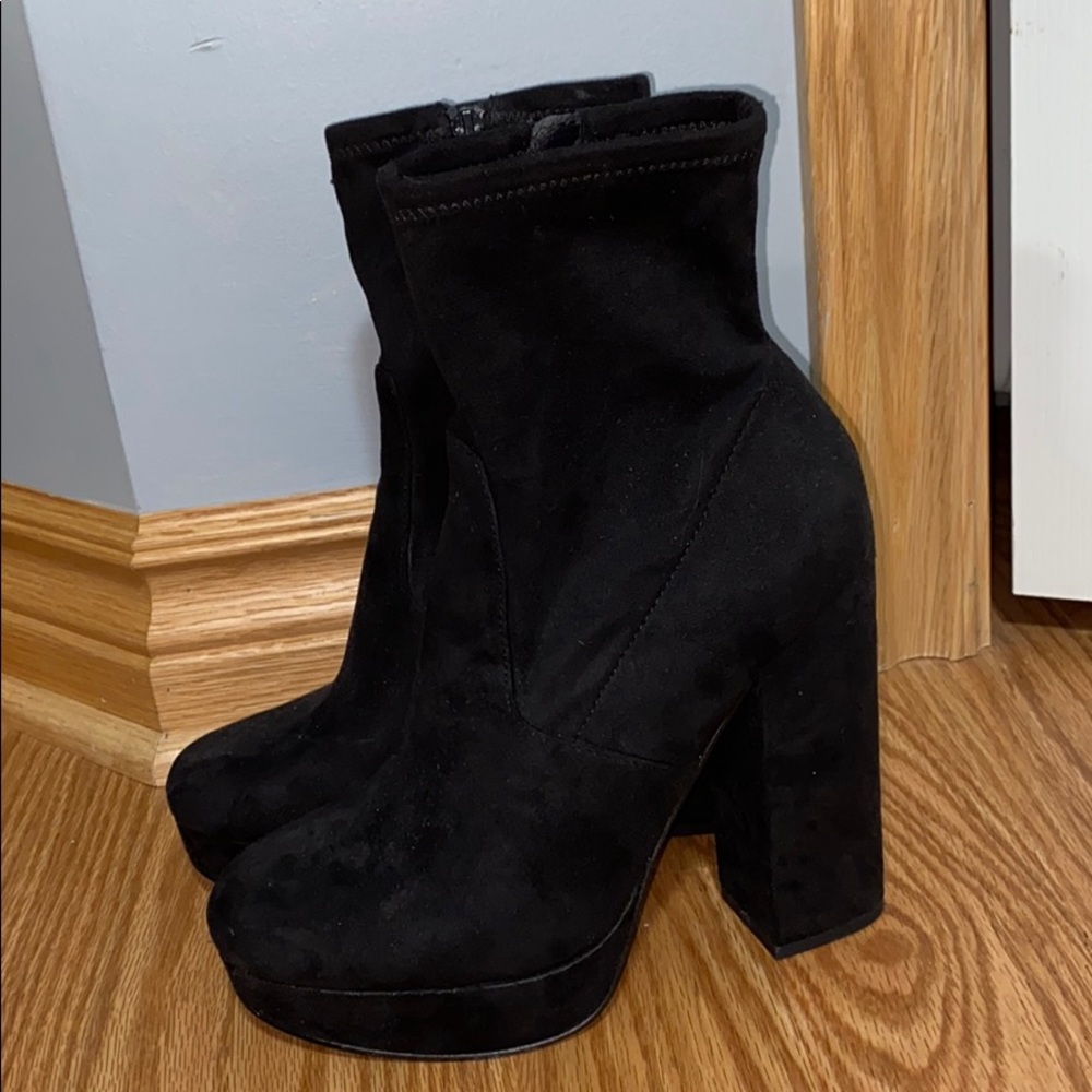 Steve Madden Stardust Suede Bootie